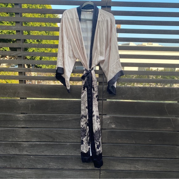 Soma Silk Kimono Robe sz S/M - Picture 2 of 6